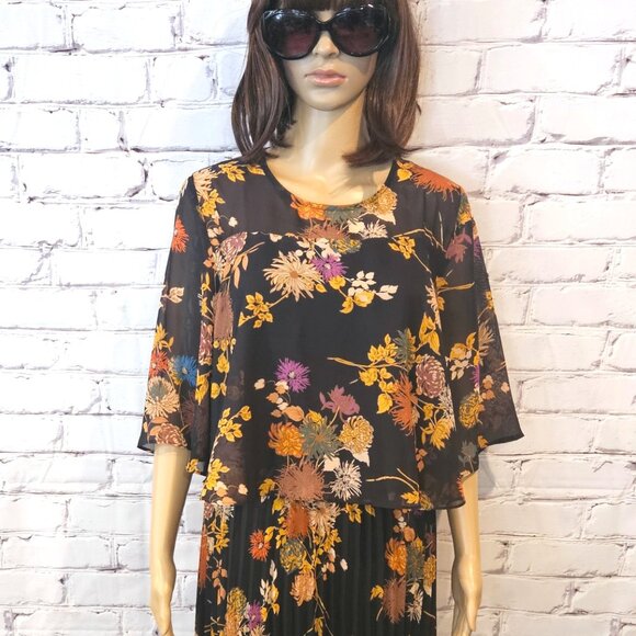 NWT! Anthology - black dress with floral print & pleated skirt - Picture 4 of 11